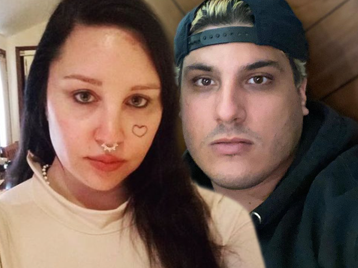 amanda bynes and  paul michael