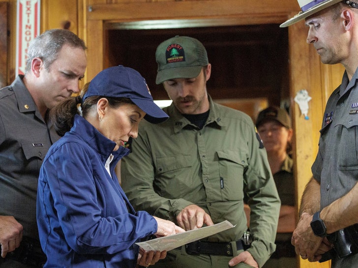 1002 search for girl X - @GovKathyHochul 3