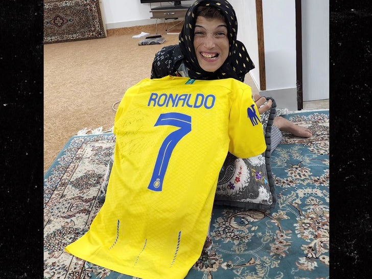 1013-Cristiano-Ronaldo-Fatemeh-Hamami-Artist-Together-footer