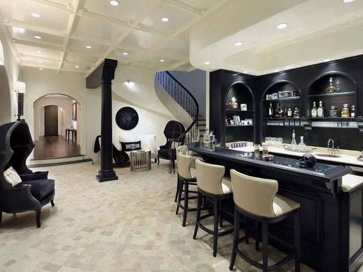 0118-sofia-vergara-beverly-hills-estate-photos-primary-4