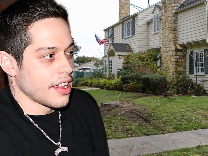 93903ecb17eb41f3bcd44021a1d02276_md pete davidson crashed house