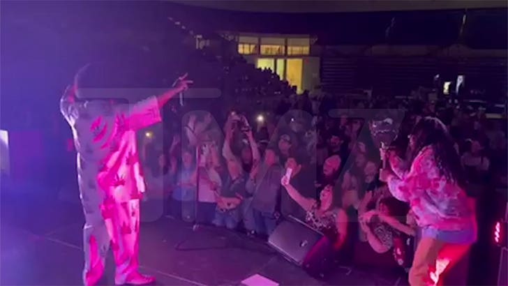 93adbea0278e45eb8f9878ae27a05de3_md 121922-afroman-president-kal