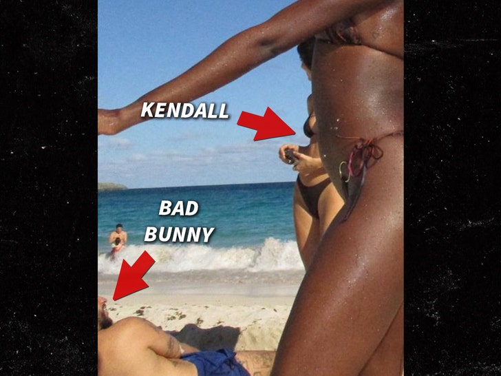 94493d3fc6e640e0a21d4b87d2d376c1_md bad bunny kendall jenner