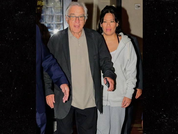 0818-robert-de-niro-80th-birthday-primary-2