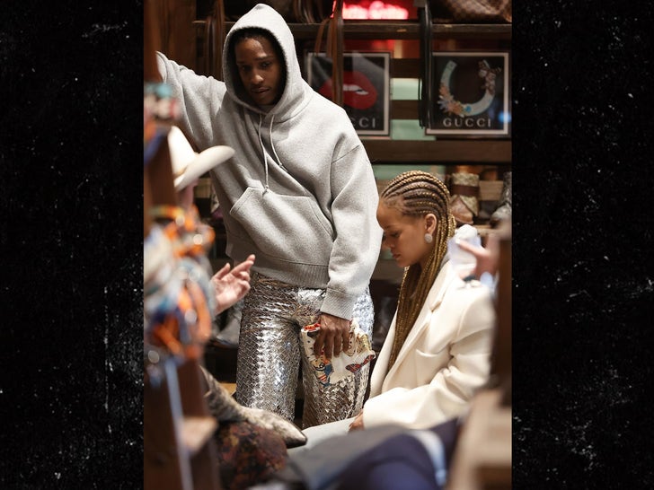 1229-Kyle-Richards-Rihanna-ASpen-Shop-Photos-primary-4