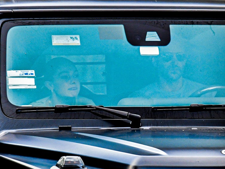 Gigi Hadid & Bradley Cooper Return to NYC After Weekend Getaway