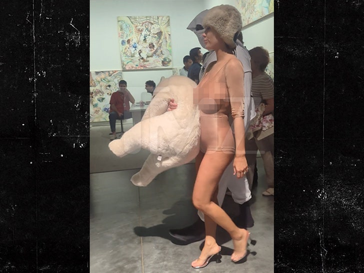 121023-kanye-bianca-miami-side-primary