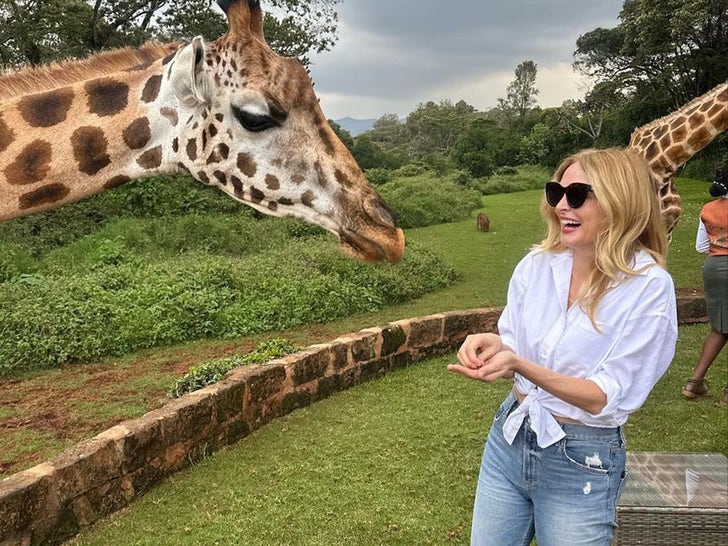 1218-Holiday-Vacations-2023-Sub2