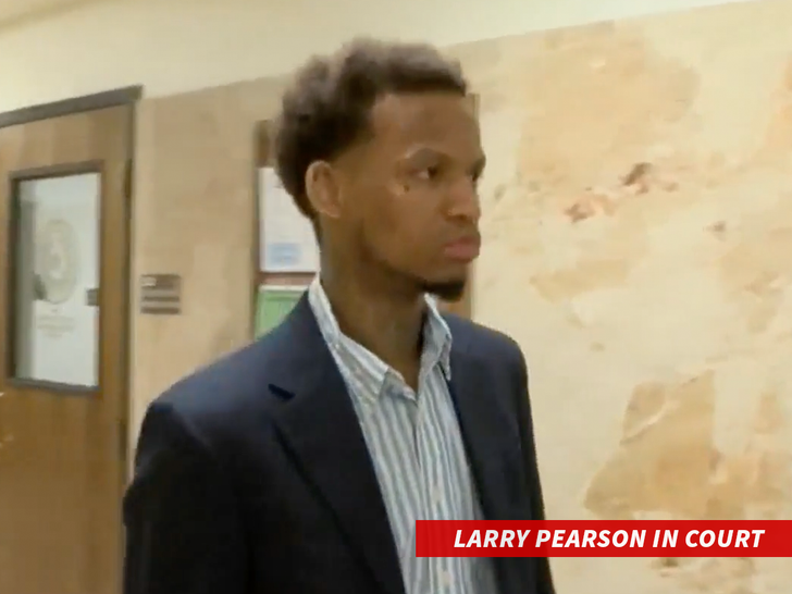 9d66260b7ea34f9cbc718746807b1b44_md Larry Pearson in Court