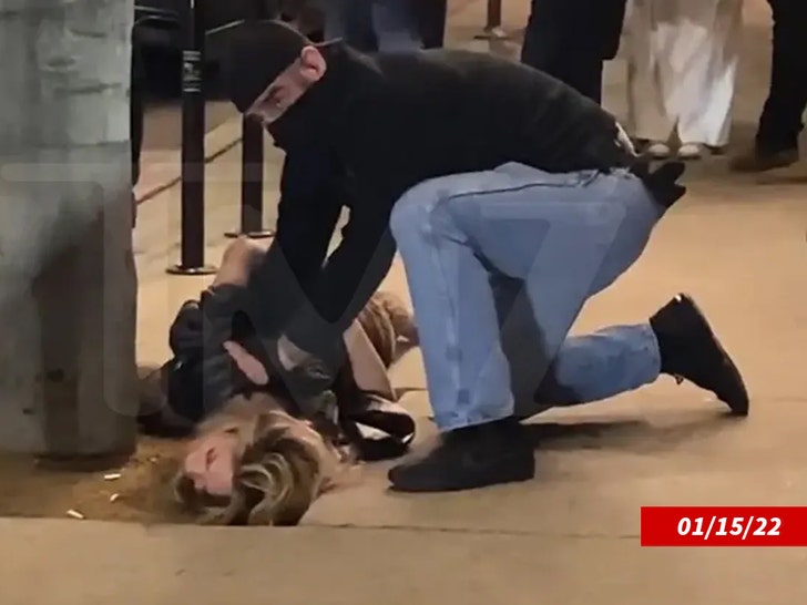 9dcff254d8a94217af631bd345f7bd91_md 0108 farrah abraham arreseted