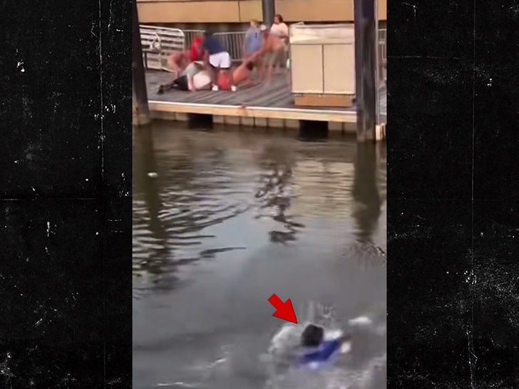 a00faff84ab7493e853b5b64c9466275_md 080623-riverboat-fight-water-primary