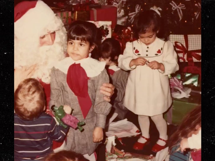 a08019565258433aa7329c31f1de1136_md 1220-kardashians-throwback-christmas-photos-primary-2