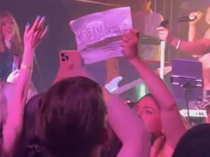 a1235dfc977b46b5987f7a082854446e_md 053023-sandoval-sign-closeup-primary