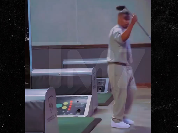 a2daa8c3cb9b46ab863a7aedf2789371_md jamie foxx golf no heart