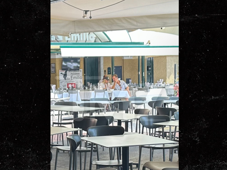 a349e5c53af346488272a3bf4bccf64e_md Armie Hammer/Mystery Woman