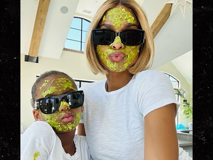 0510-Moms-And-Mini-Mes-Sub1