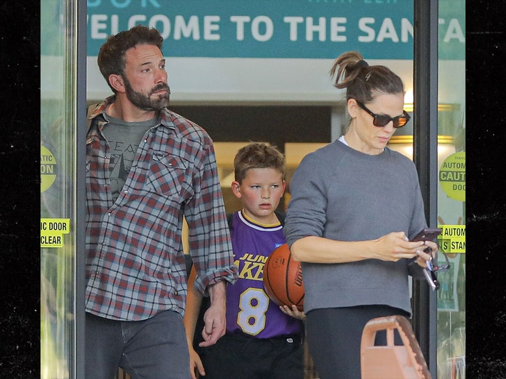 ben affleck jennifer garner and son x17 1