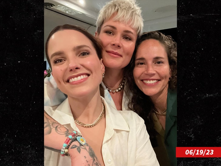 ashlyn harris sue bird insta 1