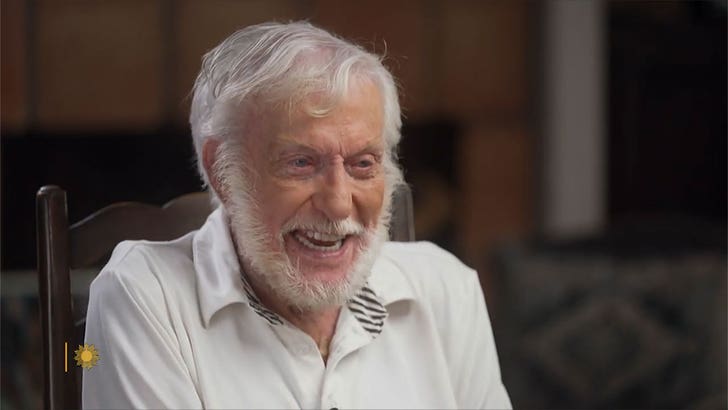 abe0962a2d1e45769f1ae62b57b377bb_md 121723-dick-van-dyke-kal