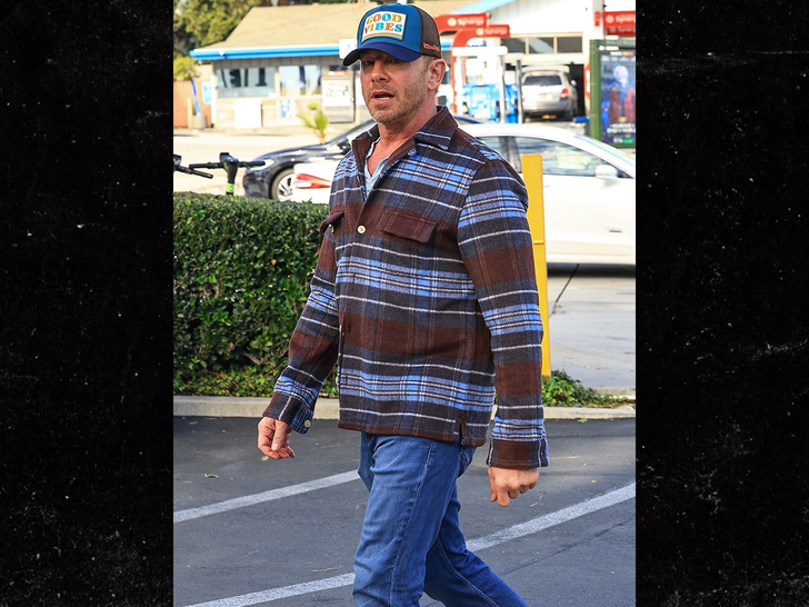 ian ziering at bristol farms today