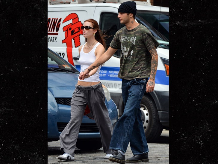 b00e0f306c98434da15da57540141459_md Anwar Hadid Sophia Piccirilli