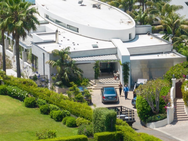 b0e2f3357cca4f938b5ca3a038e80cc4_md Christine Bumgartner moving