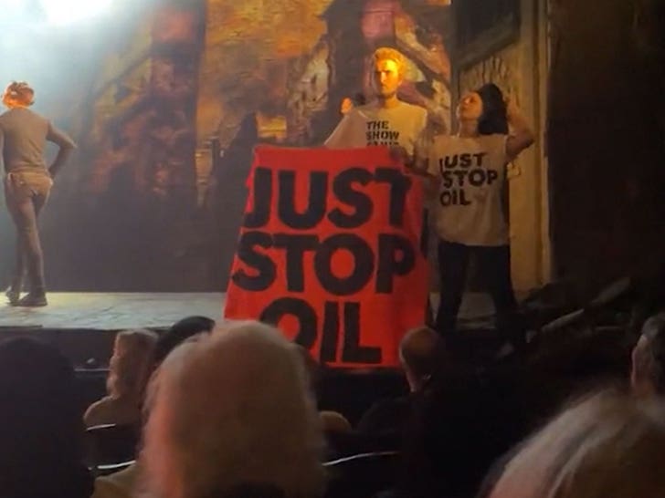 100423-les-miserables-protest-3