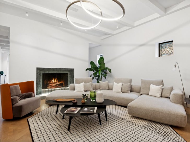 0505-Taylor-Swift-House-Sub3