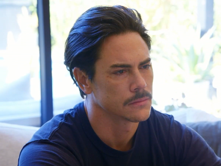 b5c4ef289491479384b32d15fdf6ed55_md Tom sad