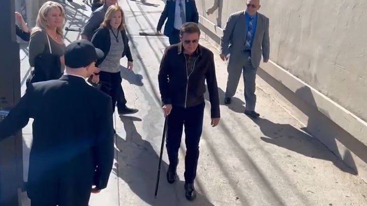 041023-jeremy-renner-kal