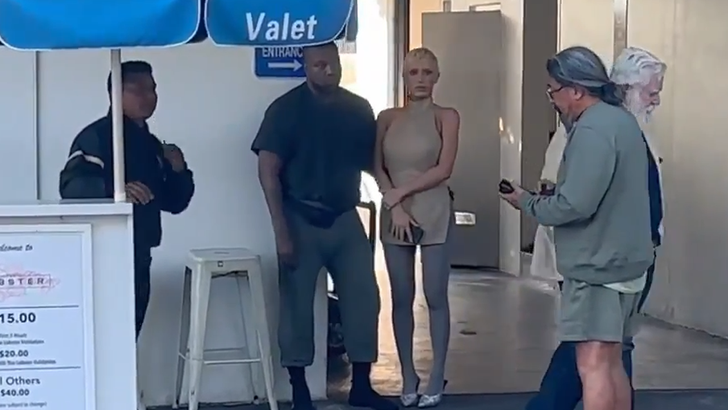 b674835b12274574a686a9e2ca97e82b_md kanye bianca