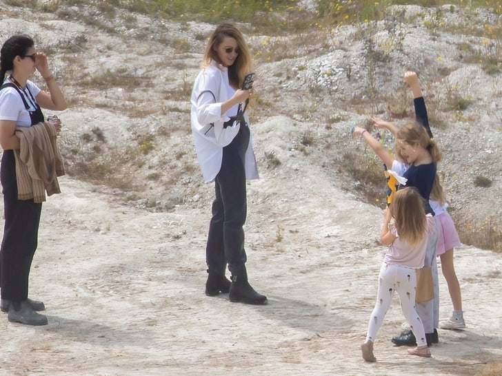 Blake visting deadpool set