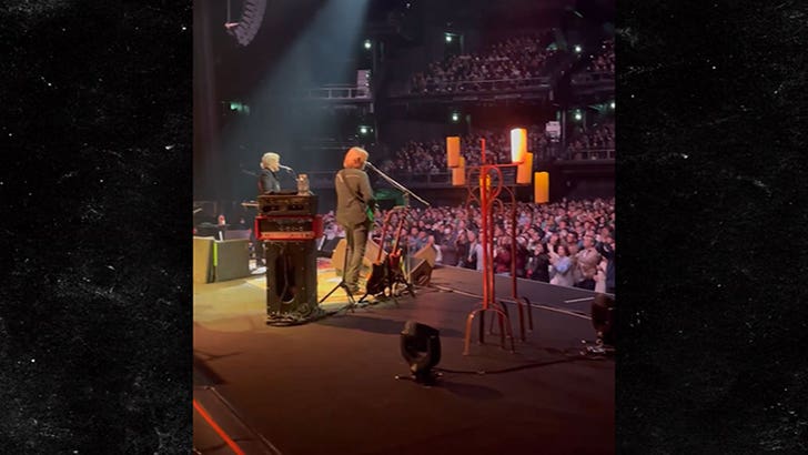 112323-daryl-hall-kal