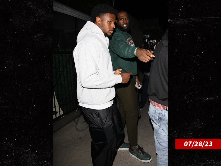 b7cb77b6a1fe4a41b2d43c4b97ccc350_md bronny lebron james