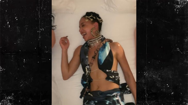 122323_fka_twigs-kal