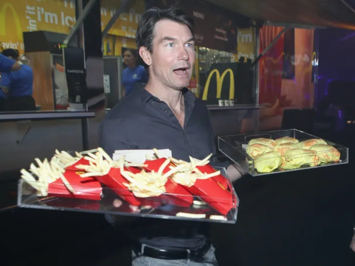 Stars Eating McDonalds -- Lovin' It!