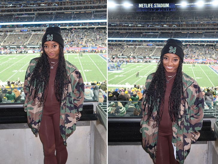 simone biles packers game