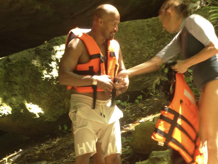 Jamie Foxx Having Fun On Tulum Vacation