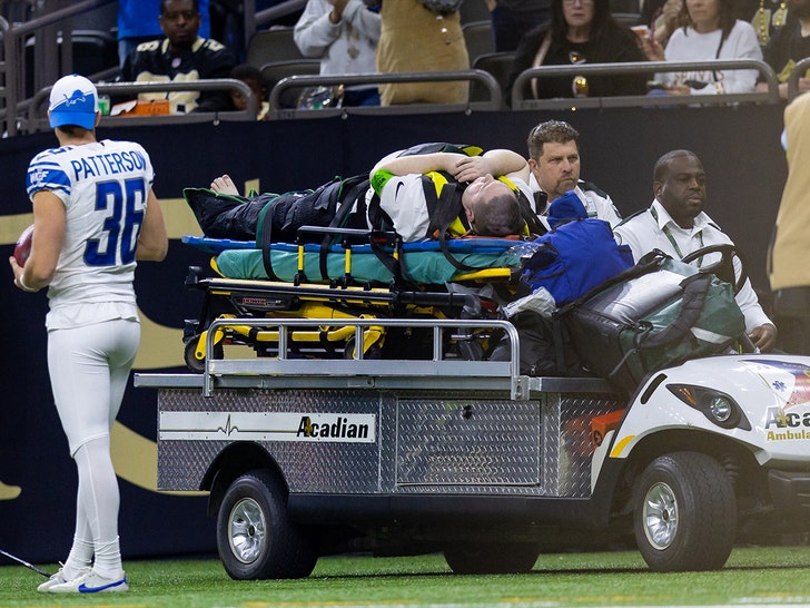 NFL yard marker personnel was injured by alvin kamara imagn 1