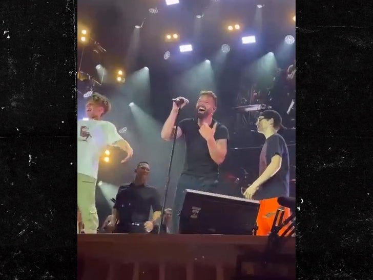 071823-ricky-martin-sub2