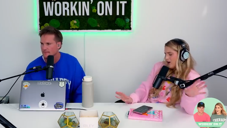 bfd0d90f365844e68a5f973fcf6c6e5a_md meghan trainor pod