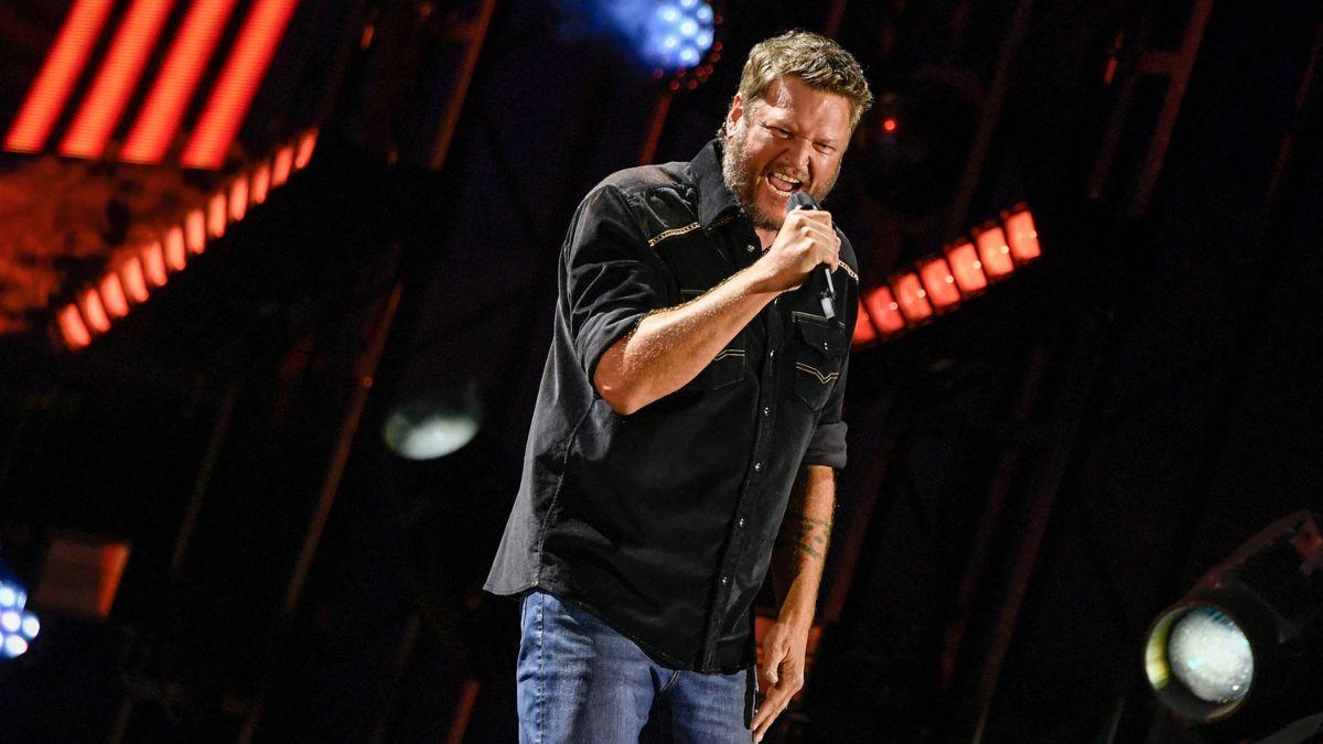 According to an insider, Shelton agreed to lifestyle changes after Stefani raised concerns about his health.