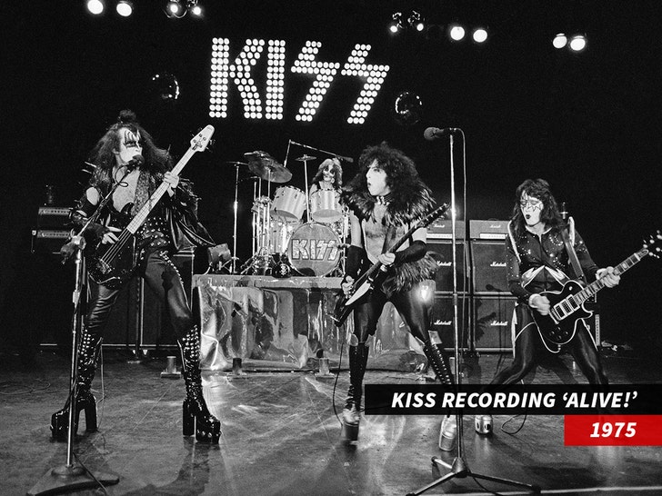 c3e5e1ade0ff4b87a99531b395fc4097_md kiss