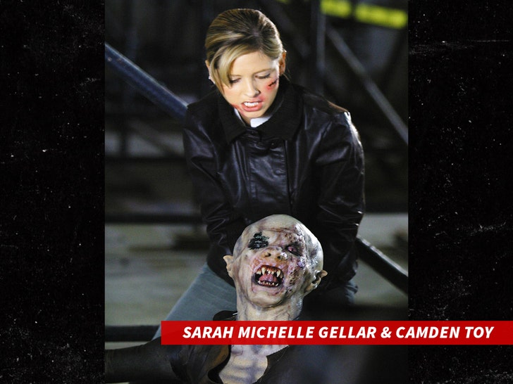 Sarah Michelle Gellar & Camden Toy