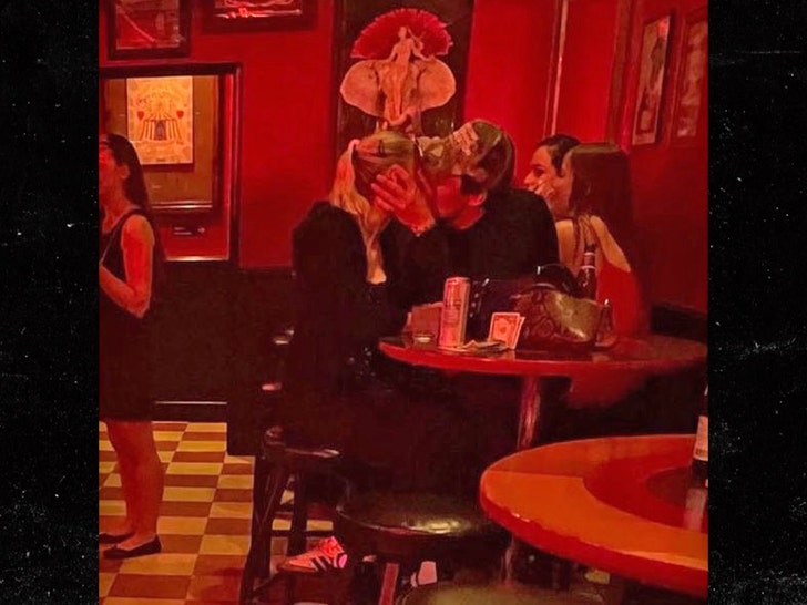 dalton gomez and maika monroe kissing twitter 1