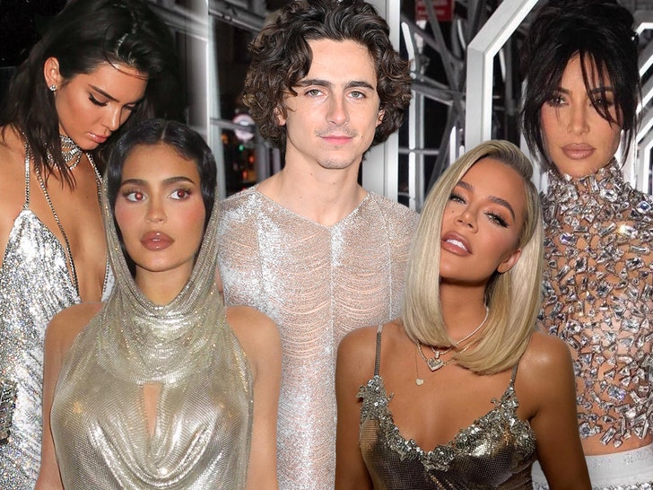 timothee chalamet kylie jenner kendall jenner kim kardashian kourtney kardashian