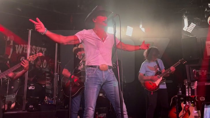 c8a81e015d8a45509746086d53b7b478_md 072523-tim-mcgraw-show-kal