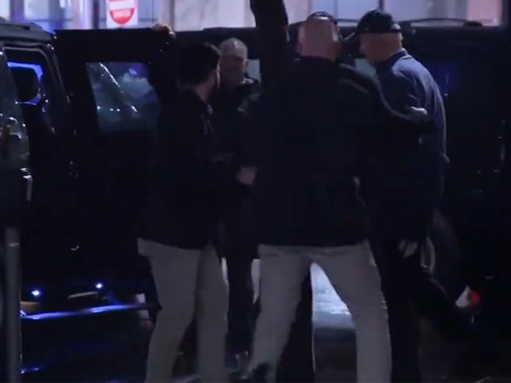 c8c6b66cefc14549b64739713ee40039_md 121823-biden-motorcade-secret-service-primary