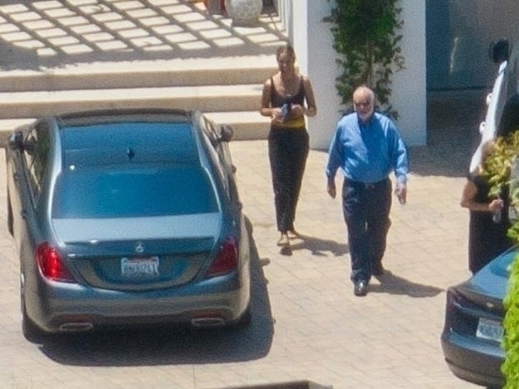 c9aa75757fb64ca183f27ee83a6a8ec0_md Christine Bumgartner moving