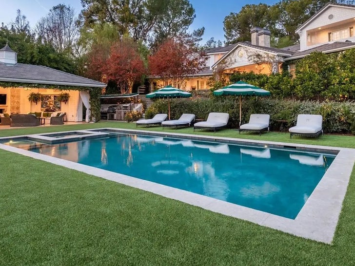 0510-sylvester-stallone-pool-photo-sub